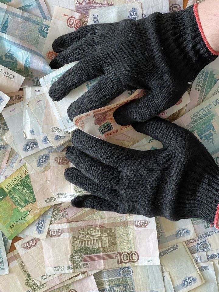В Челнах две пенсионерки передали около 1 млн рублей на хранение мошенникам