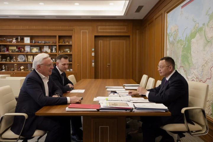 «КАМАЗ» и Минстрой России обсудили переход на отечественные компоненты