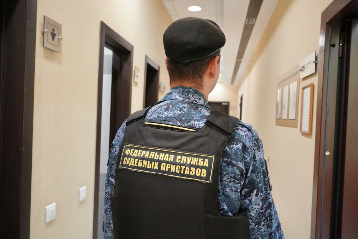 В Челнах приставы наказали 11 компаний за ошибки с перечислением алиментов