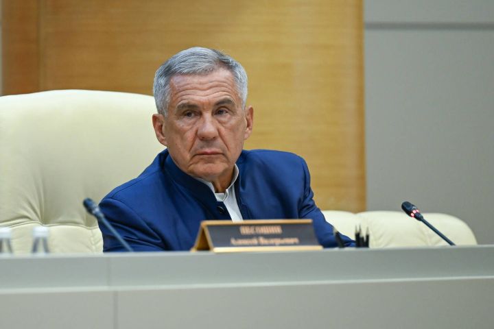 Минниханов поручил завершить уборку зерновых в Татарстане до конца августа