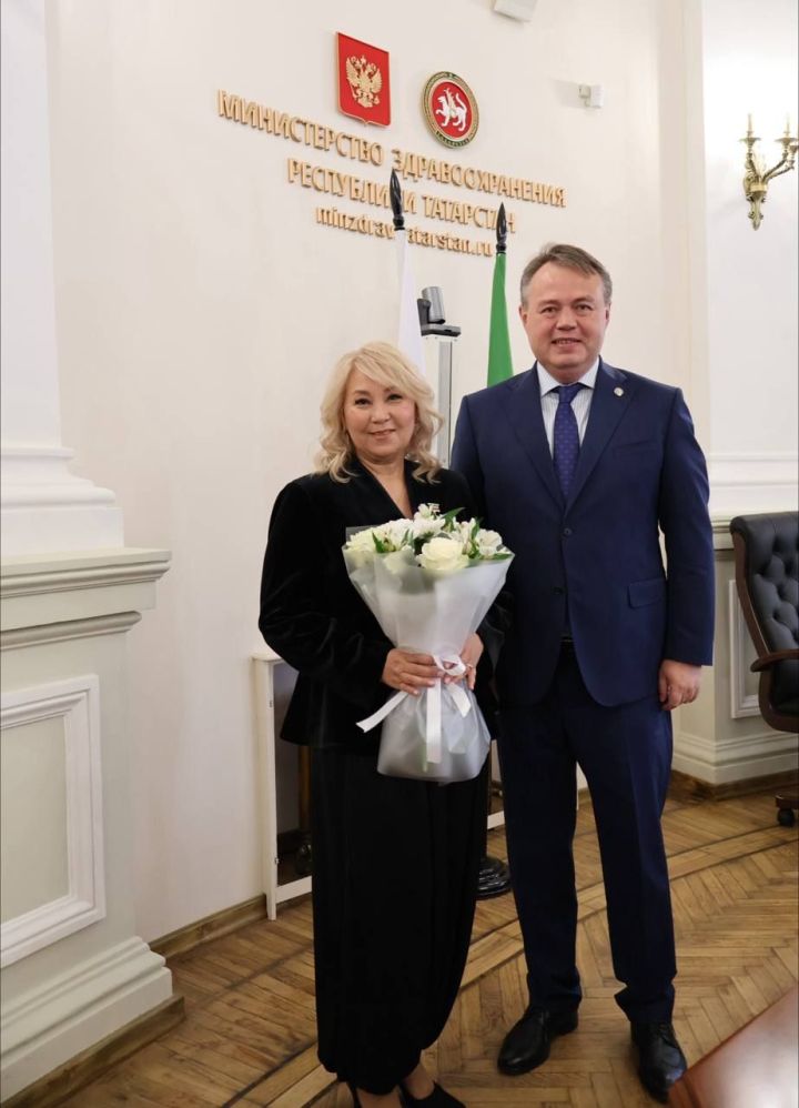 Врач челнинского онкодиспансера получила звание «Заслуженный врач Татарстана»