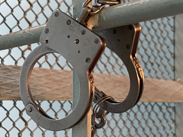 Житель Челнов попался на взятке, пытаясь сдать на права