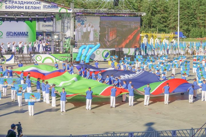 В Челнах отметили 400-летний юбилей