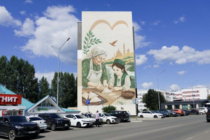 Татарстан представил свой мурал с эчпочмаком на фестивале «ФормАРТ»