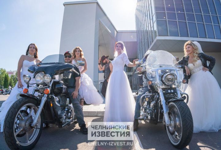 Парад невест: как один день подарил пяти девушкам удачу, а одной — жениха
