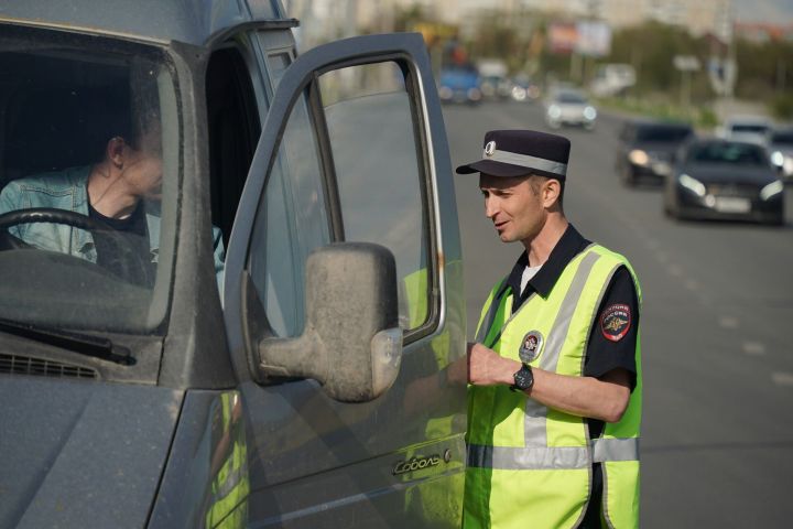 Водителям разрешат предъявлять документы на автомобиль через «Макс»
