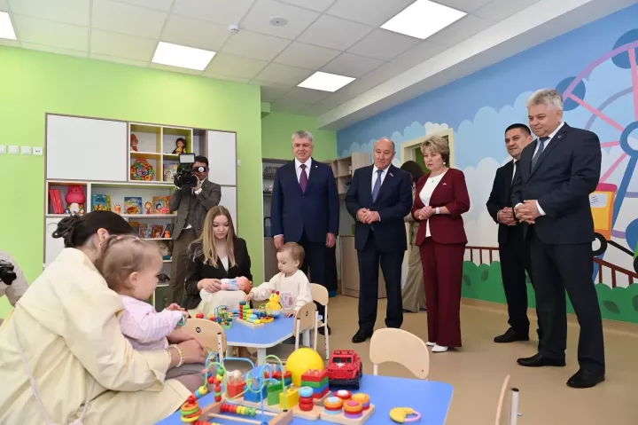 Спикер Госсовета Татарстана оценил обновленный детсад и музыкальную школу в Челнах