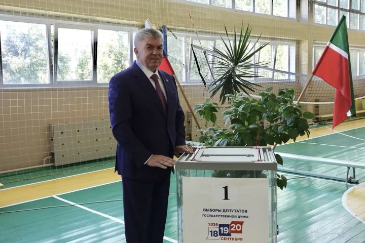 «Челнинцы сделают осознанный выбор»: Наиль Магдеев проголосовал одним из первых