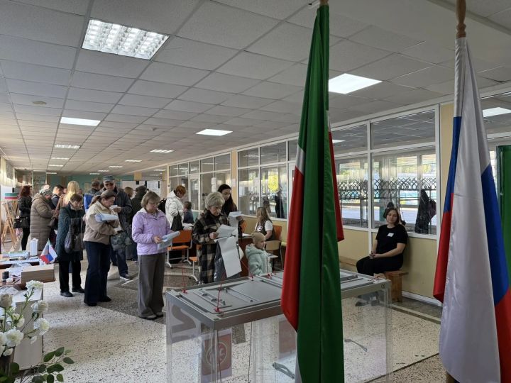 В Набережных Челнах открылись 173 избирательных участка