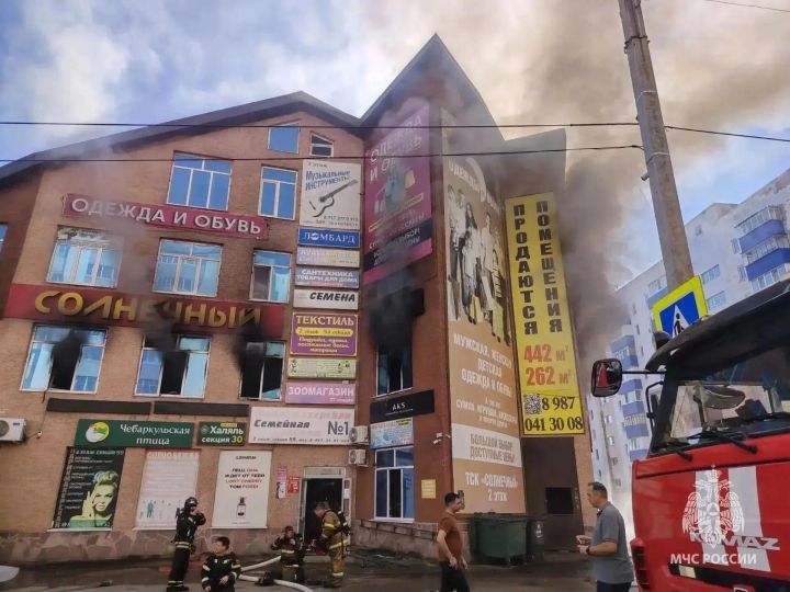 Три сестры погибли в страшном пожаре в ТЦ Стерлитамака