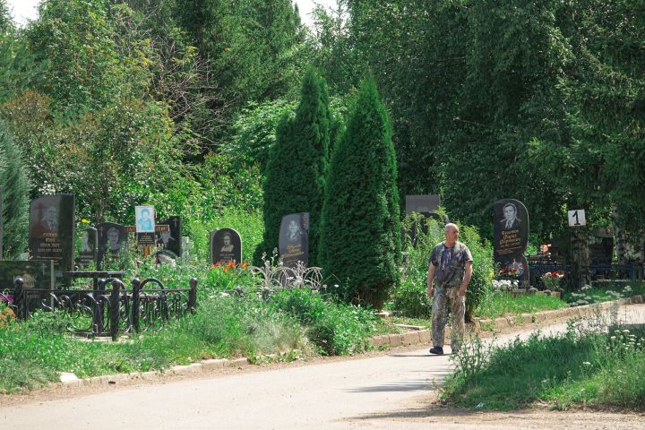 В субботу до городского кладбища пустят автобусы с «Пединститута»