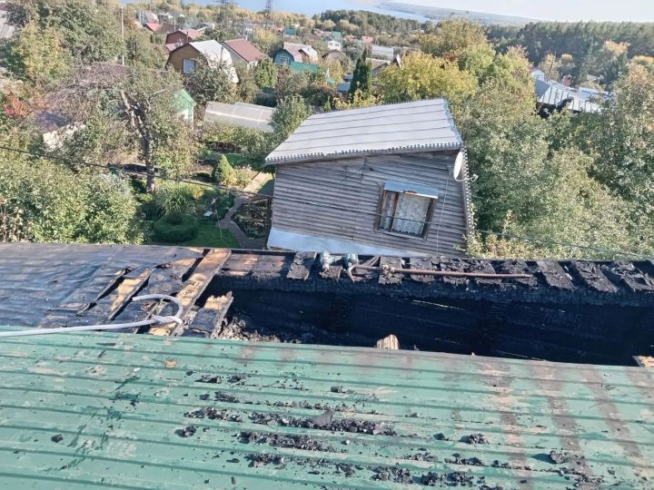 У челнинки сгорел дом, пока она копала огород